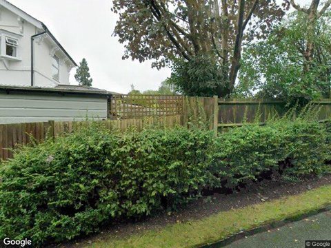 Tupwood Gate, Caterham