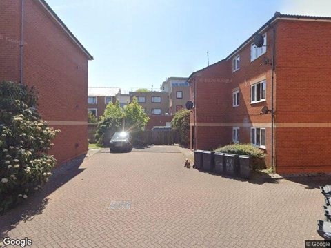 Riverbank, Hull