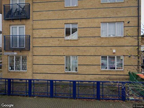 5 Horse Leaze, London