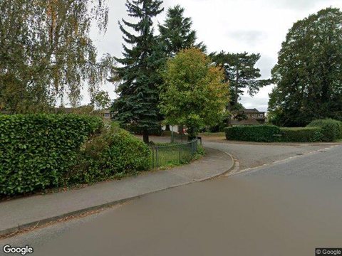 43 Station Road, Staines