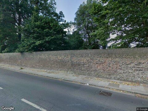 Deer Lodge, Teddington
