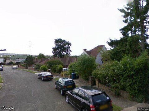 90 Capel Gardens, Pinner